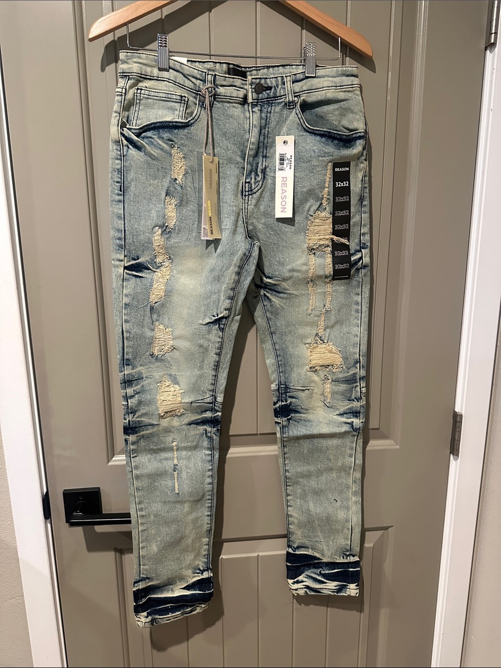 REASON Distressed Skinny Jeans 32